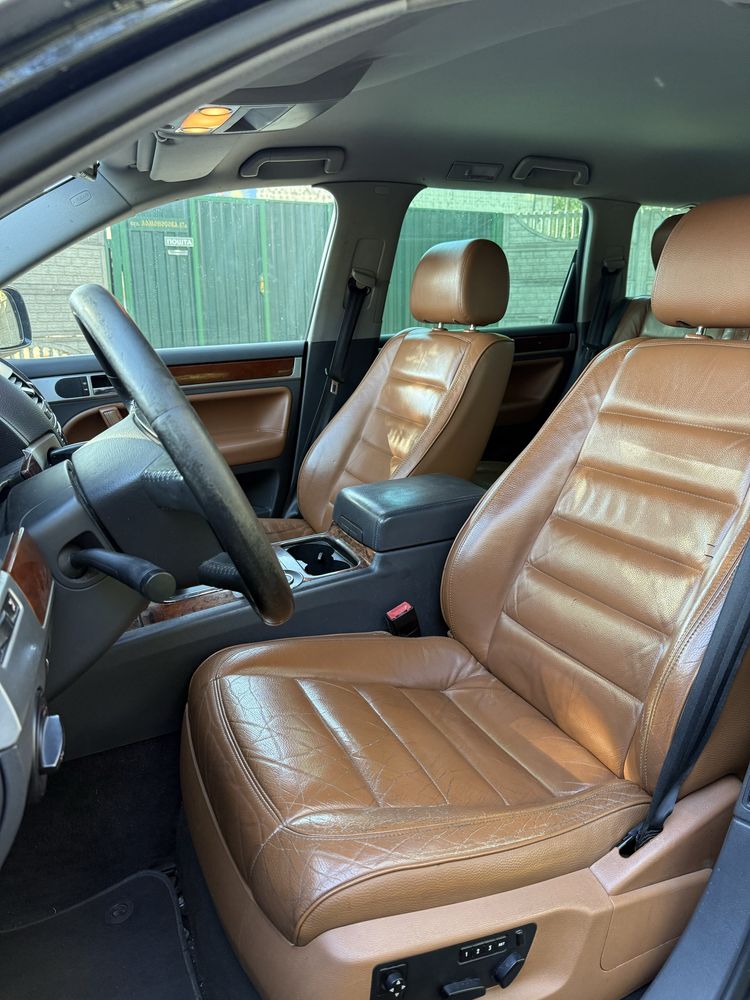 Touareg 2.5 дизель АКПП 4*4 2006 год