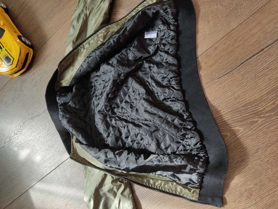 Вітровка бомбер куртка