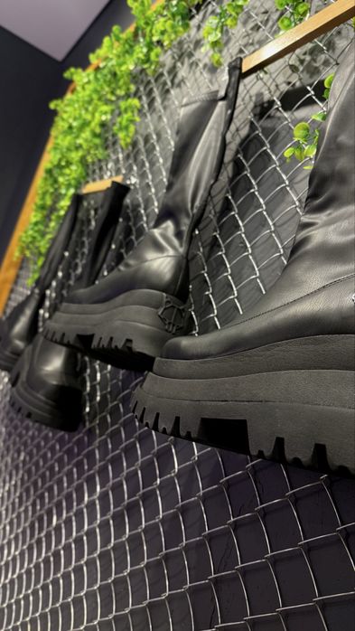 Чоботи Naked Wolfe