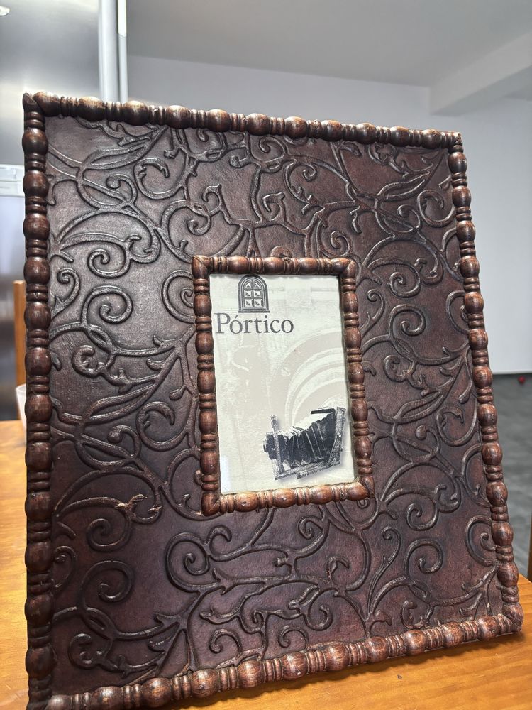Moldura em pau preto