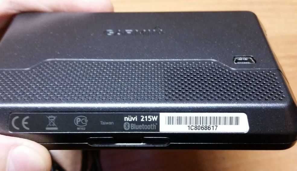 GPS навигатор Garmin Nuvi 215W + зарядное в прикуриватель