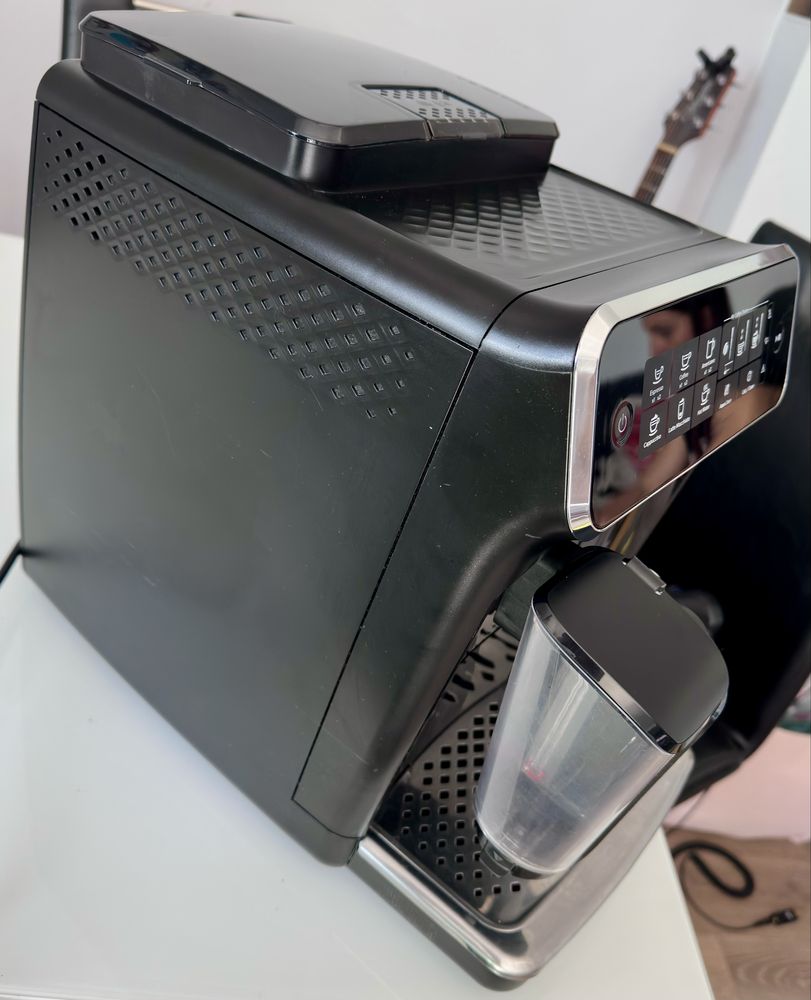 Ekspres Philips LatteGo EP3241/50