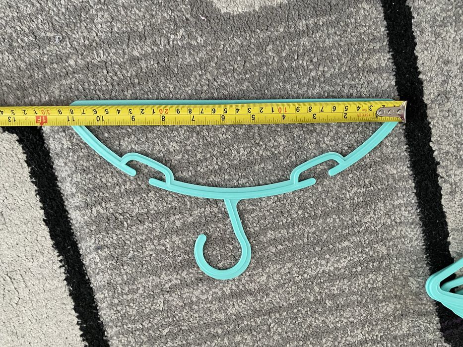 20 wieszaków na ubrania dla dziecka