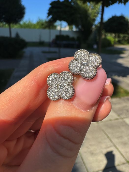 Сережки Van Cleef & Arpels Alhambra золоті сережки з діамантами