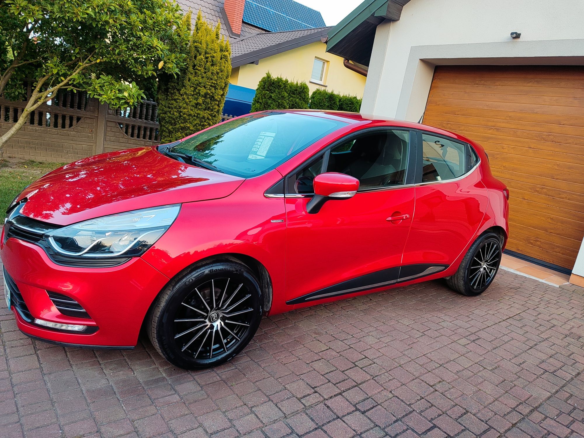 Renault Clio IV  2018r benzyna bogate wyposażenie