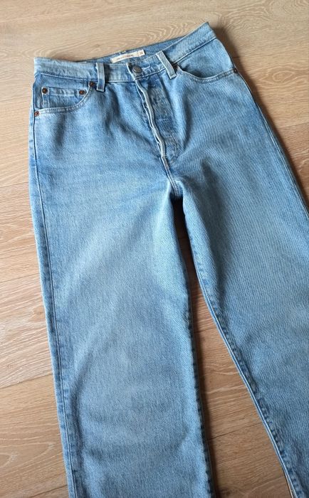 Jeansy Levi's Ribcage Straight niebieskie W26 L29