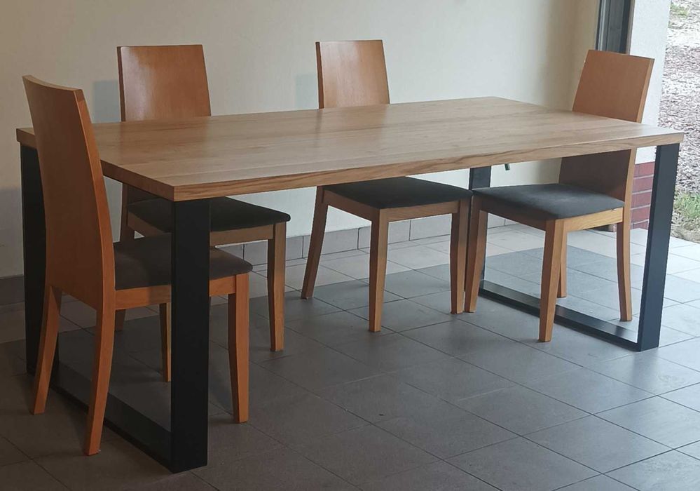 Stół – z blatem z naturalnego drewna, dąb klasyczny