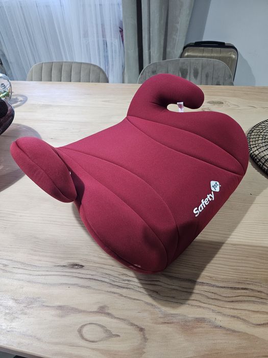 Banco de carro para crianças,  capa lavável,  bom estado.