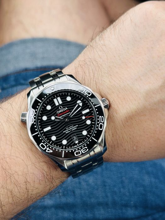 omega seamaster diver 300m 42mm,steel on steel