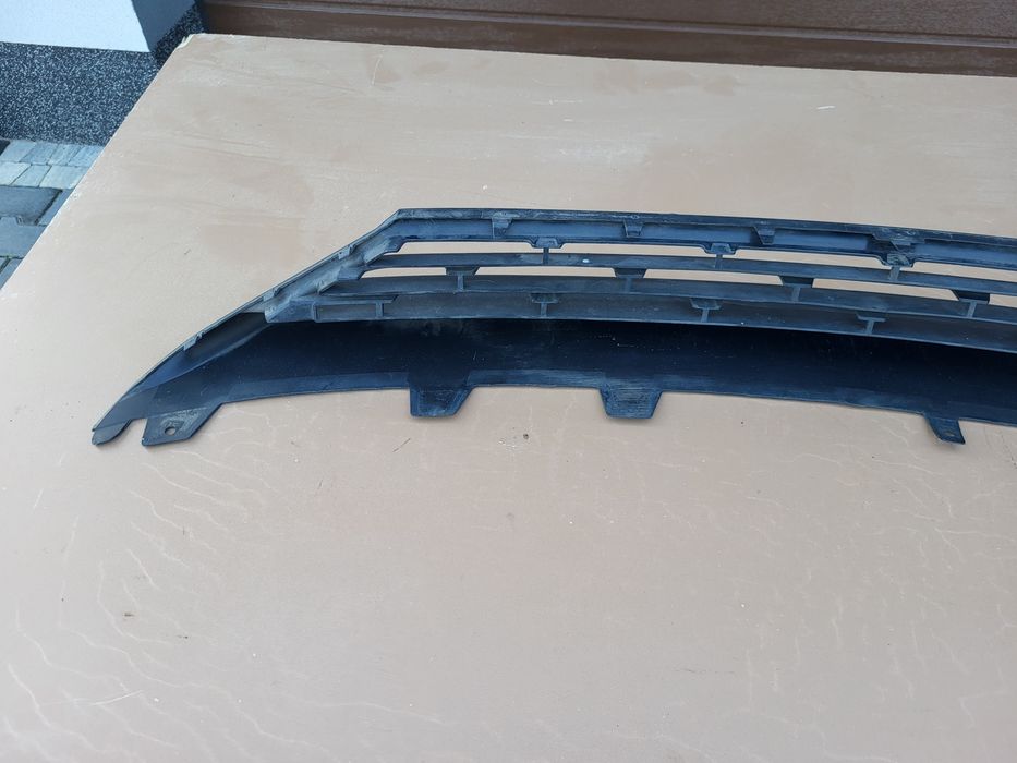 Dolna kratka zderzaka przedniego Opel Insignia B