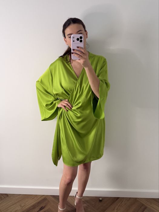 H&M satynowa sukienka kopertowa limonkowa XL dekolt V neonowa