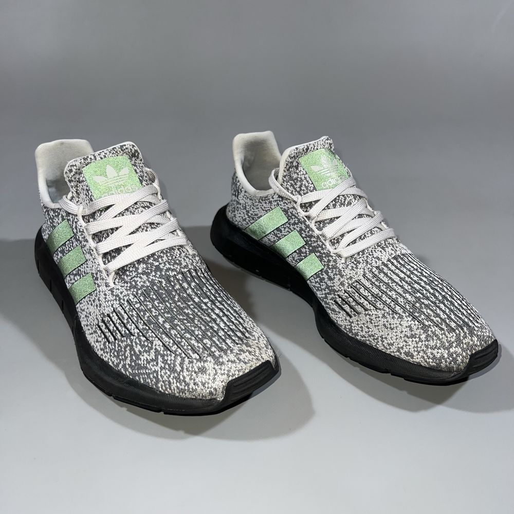 Чоловічі кросівки Adidas Swift Grey bb9584