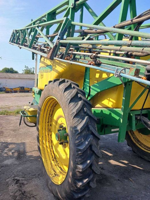 Обприскувач John Deere 740