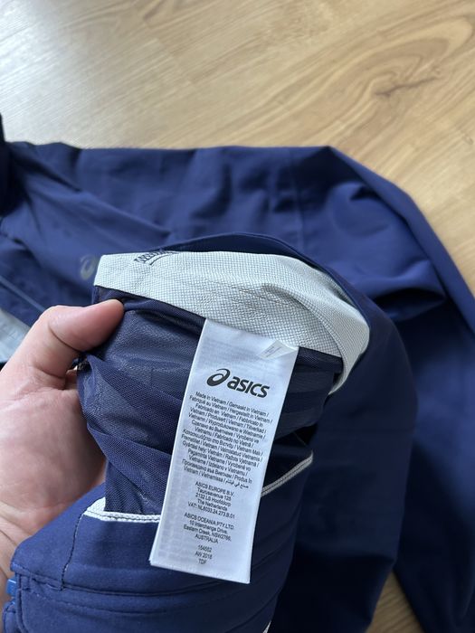 Жіноча вітровка для бігу Asics