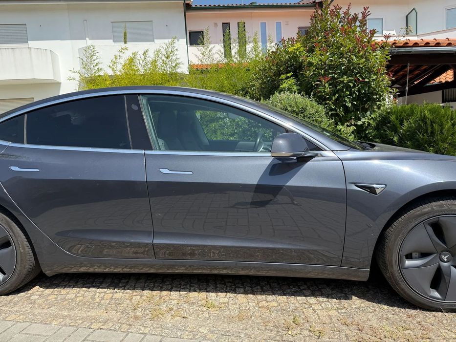 Tesla Model 3 Long-Range Dual Motor AWD