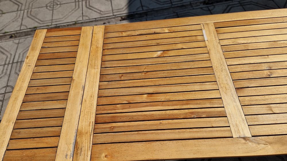 Stół ogrodowy drewniany