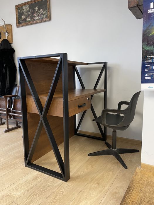 Recepcja do salonu beauty biurko drewno + stal