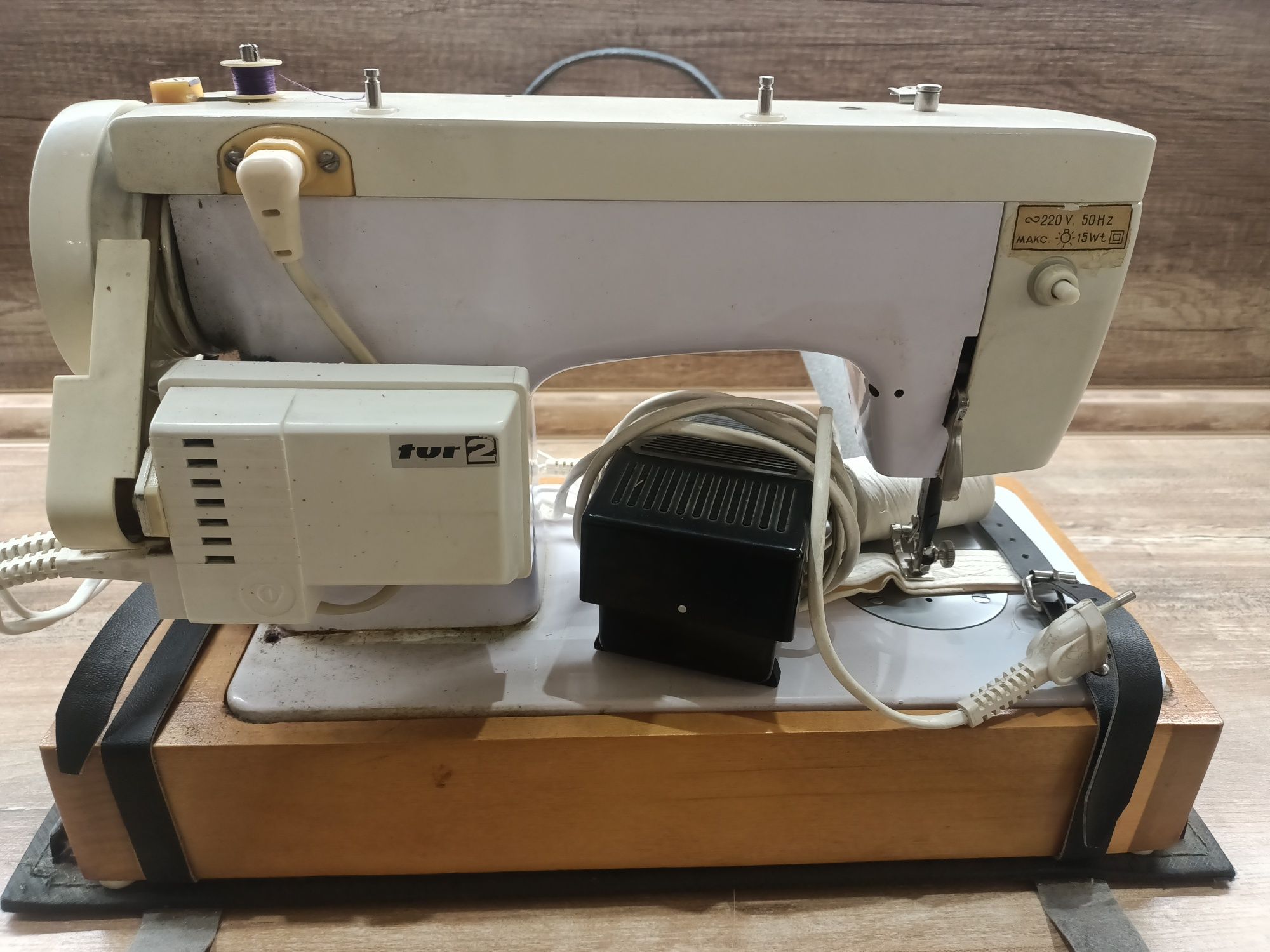 Швейная машинка Чайка 132 М с электроприводом