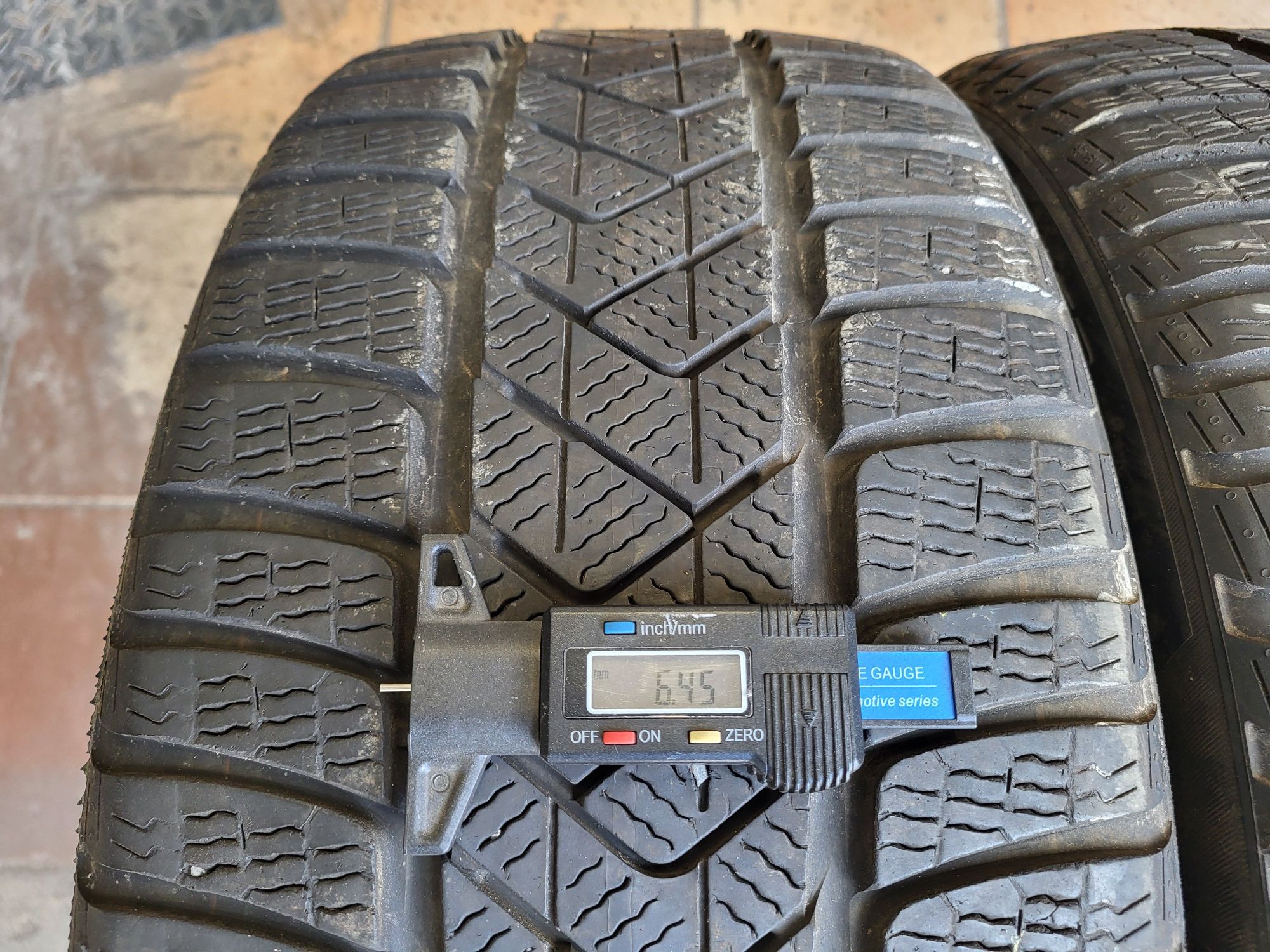 2szt Pirelli Sottozero 245/45/19