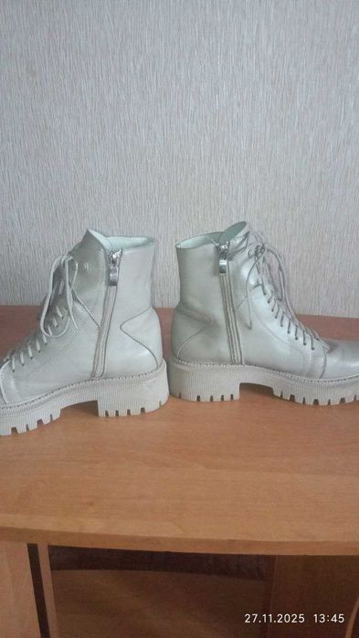 Продам жіночі черевики