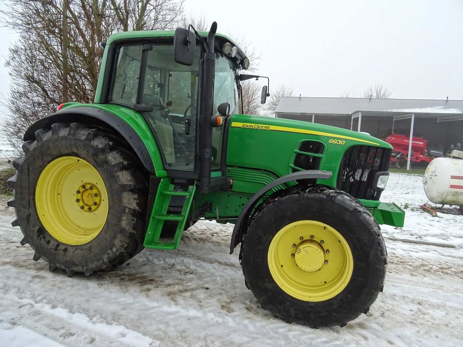 Ciągnik John Deere 6930 pneumatyka 2011r.