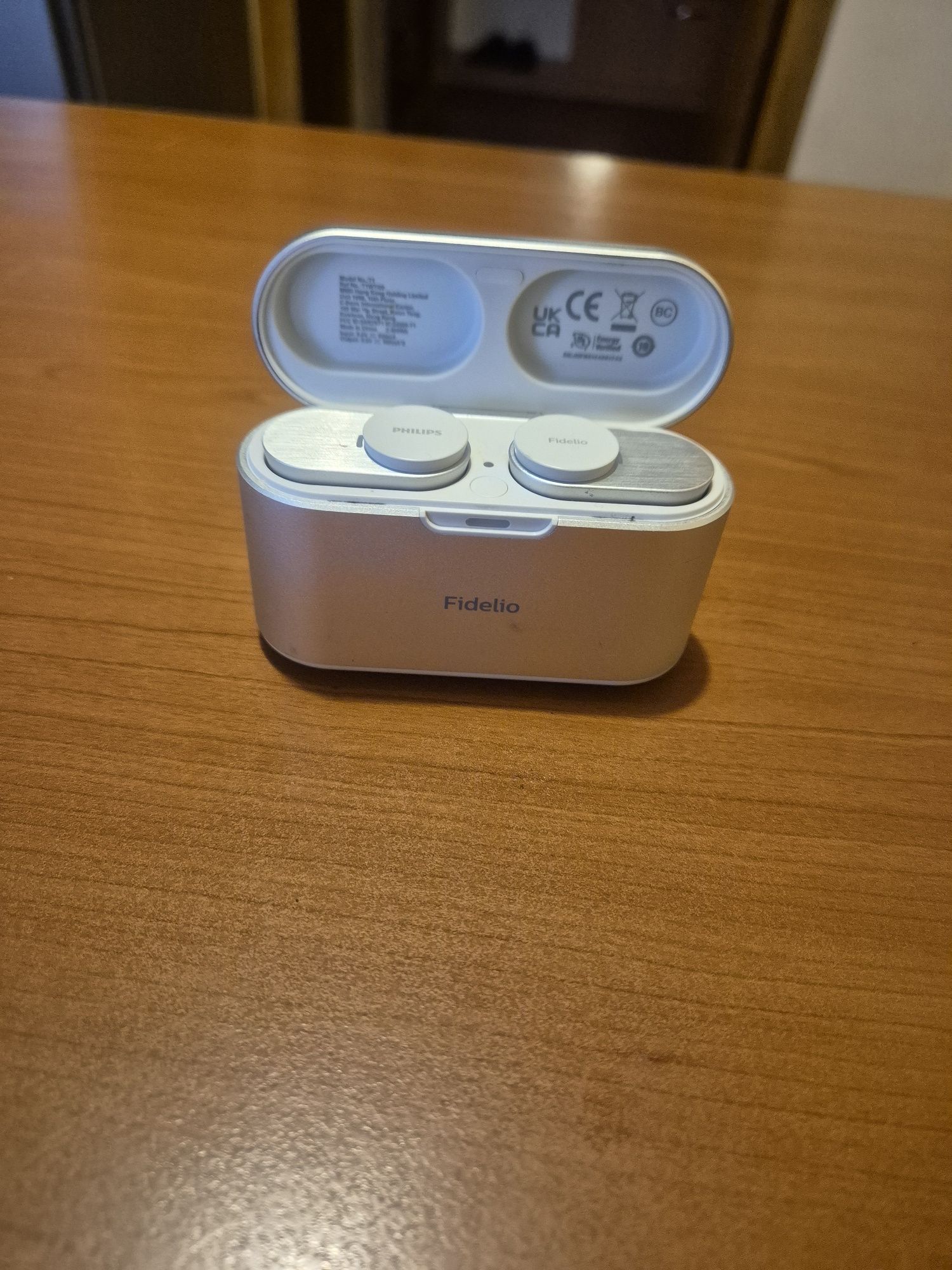 Наушники Philips Fidelio T1