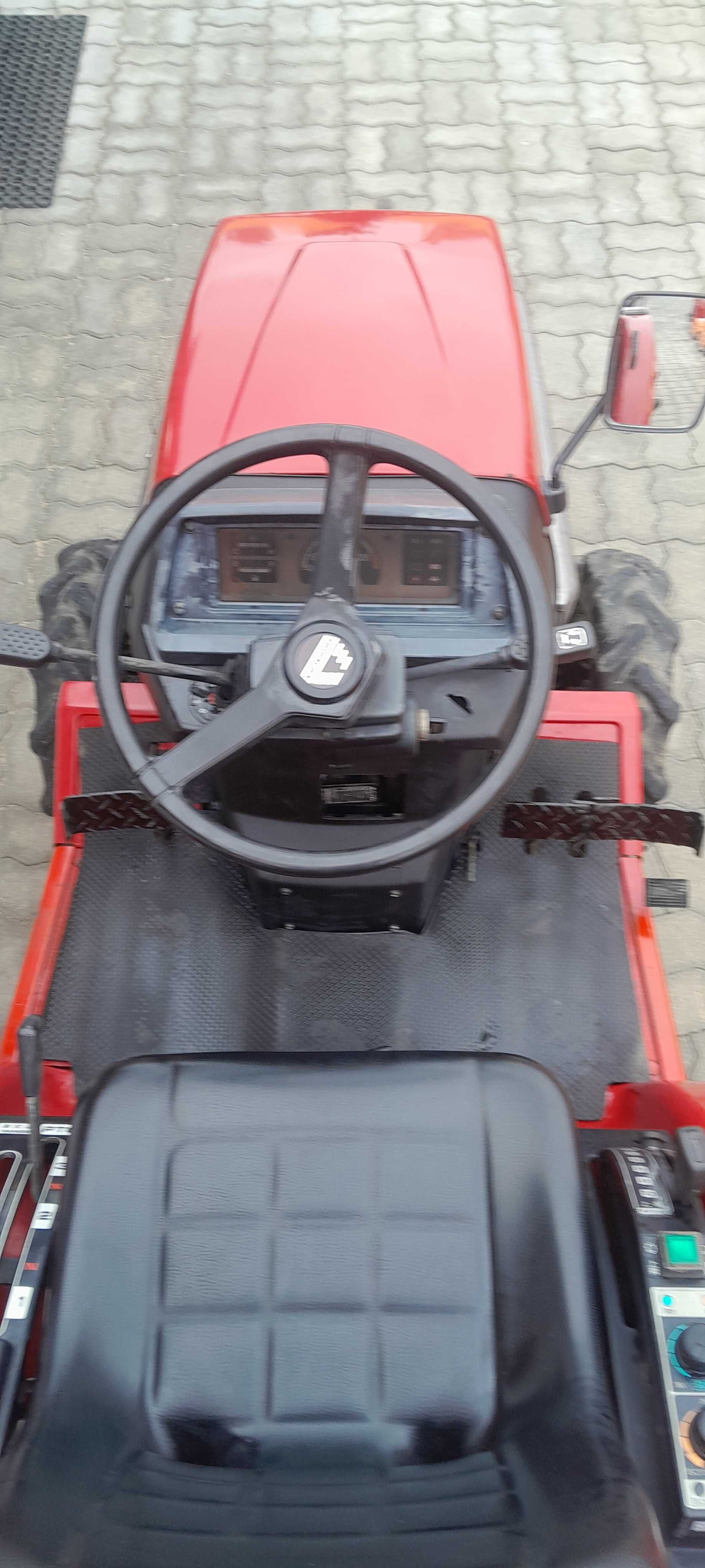 Shibaura P155, 4x4 3 cilindros