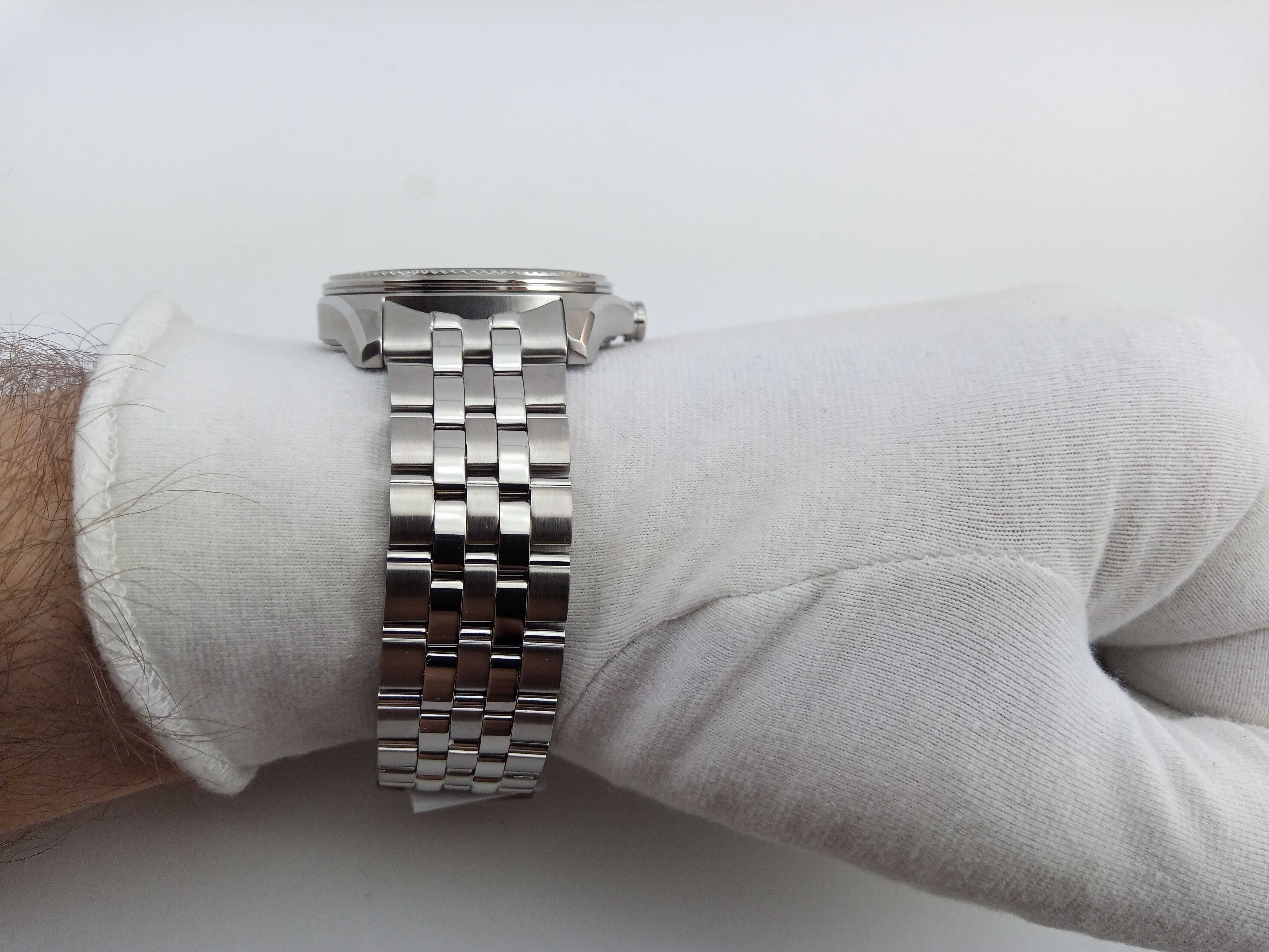 Японские мужские часы Citizen Eco-Drive AW1740-54L, солнечная батарея