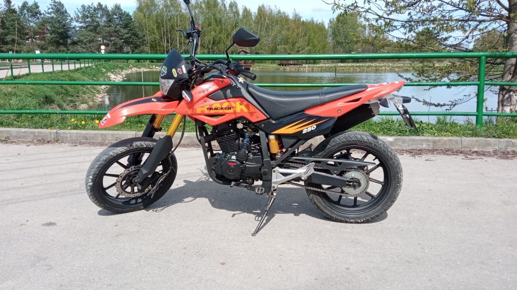 Zipp Tracker 250r