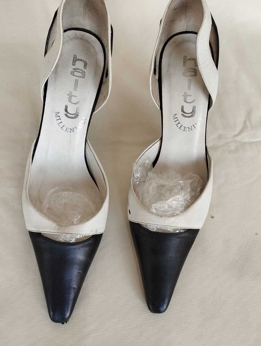 Sapatos de salto haity