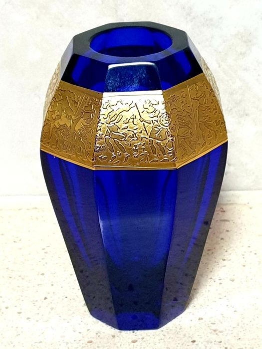 Rara antiga jarra em vidro MOSER bohemia  azul cobalto com ouro