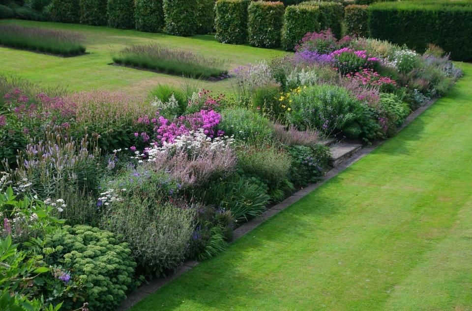 Jardins. Manutenção e Construção de Jardins.