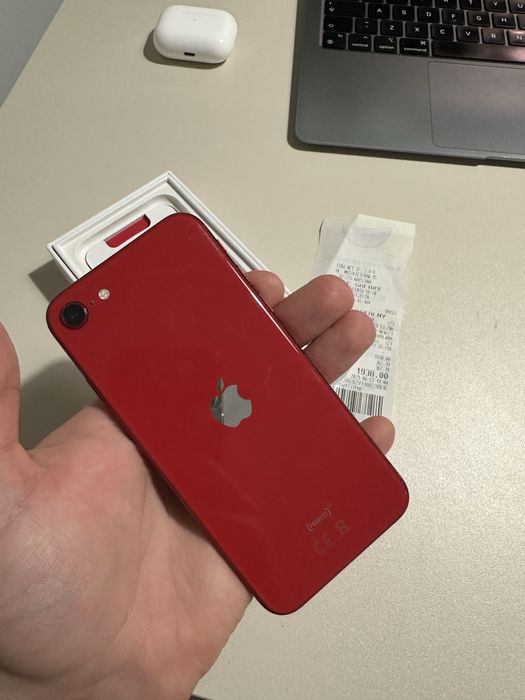 Iphone se 2 (2020) produkt red