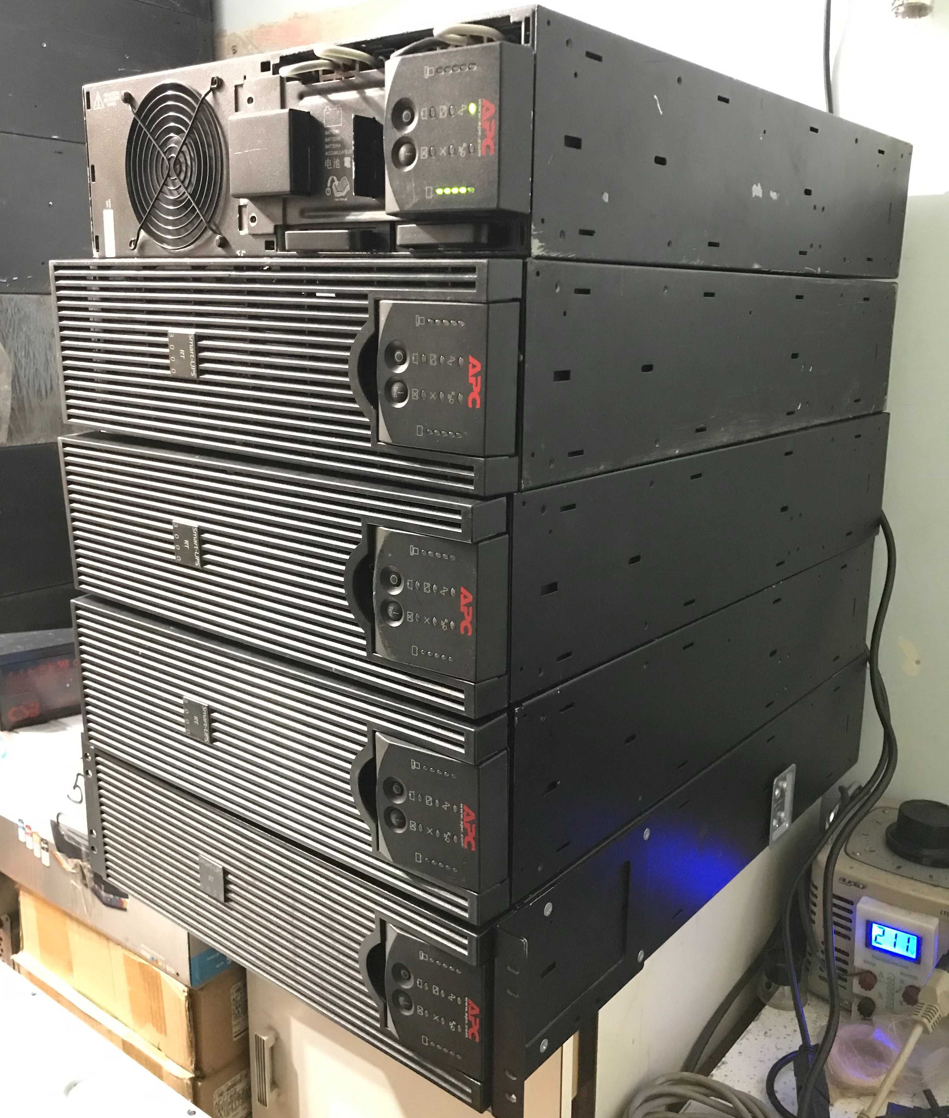 бесперебойник ИБП APC Smart-UPS RT3000XLI