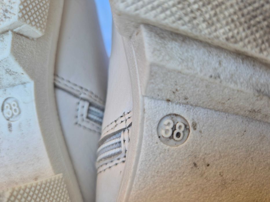 Преміальні жіночі чоботи труби зі шкіри молочного кольору