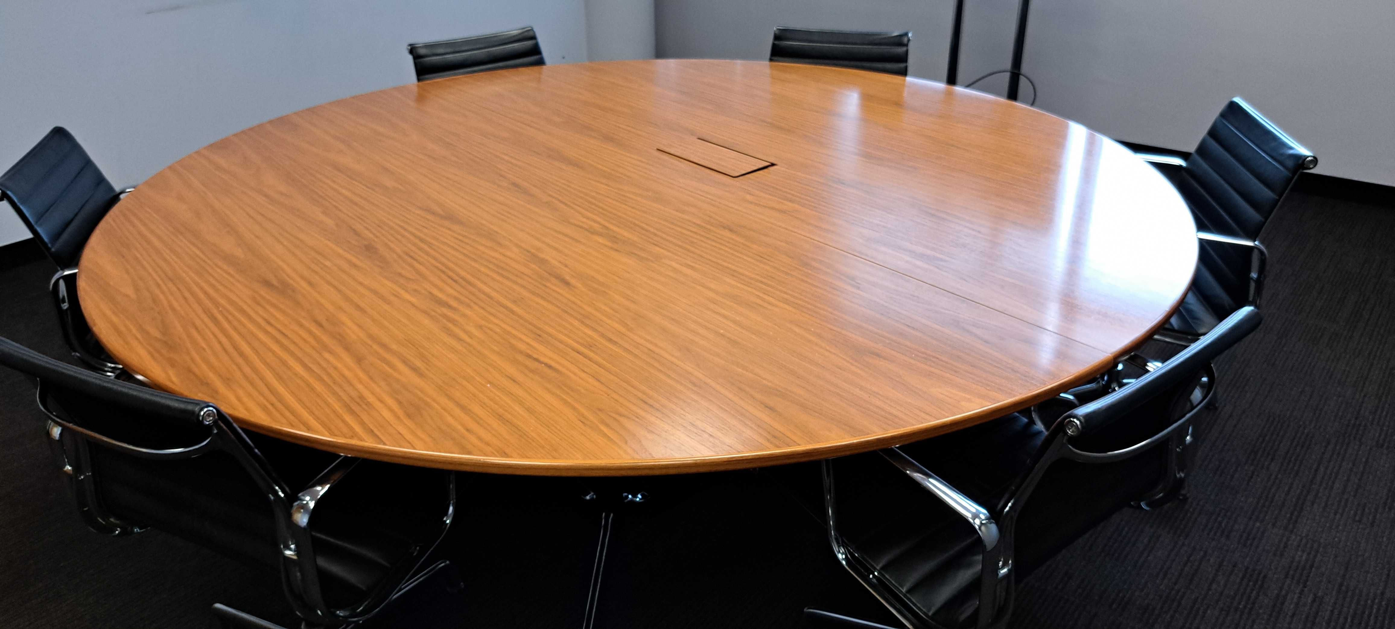 Stół konferencyjny okrągły firmy VITRA EAMES Segment średnica 240cm