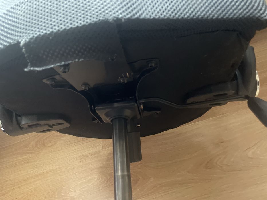 Fotel biurowy czarna siateczka