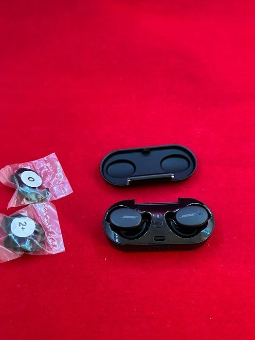 uszkodzone słuchawki bezprzewodowe dokanałowe bose sport earbuds opis