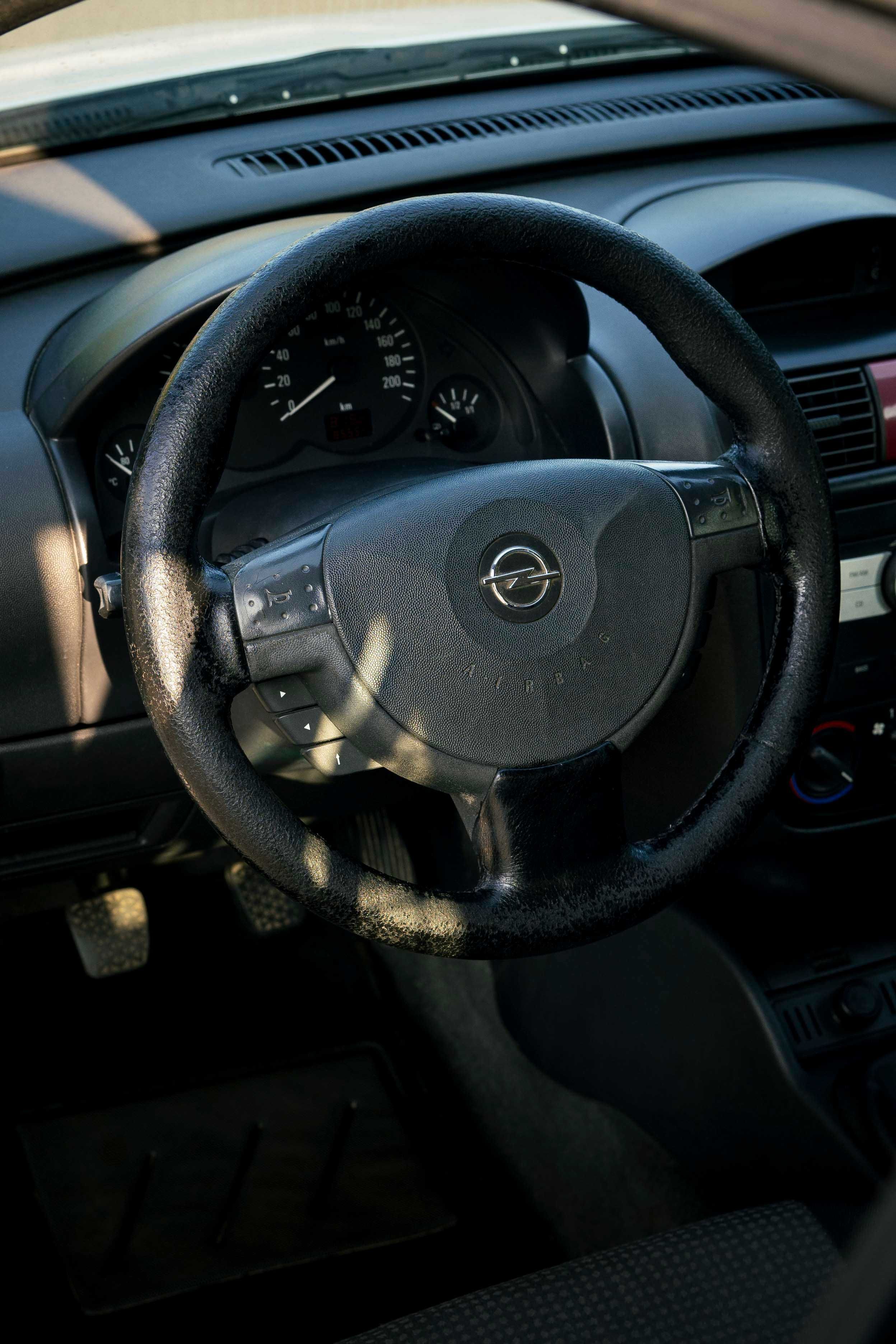 Opel Corsa 1.3 CDTI – 2005 | Económico e Fiável