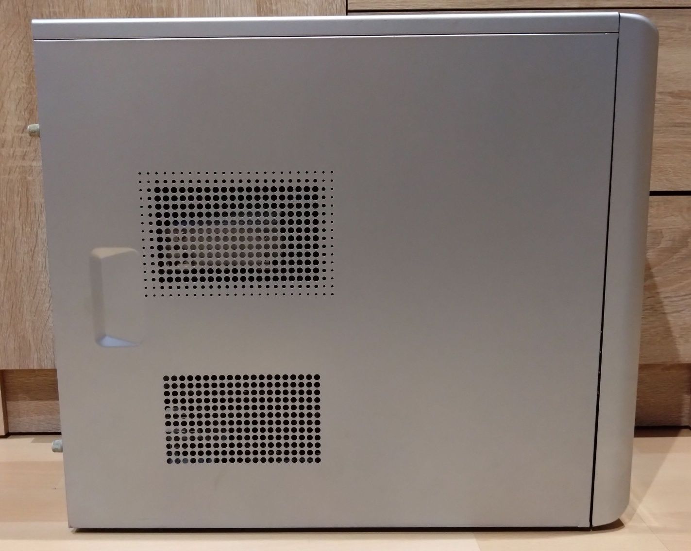 Komputer PC w obudowie ATX Logic Concept B15 (AMD Phenom X4, DDR2, iGP
