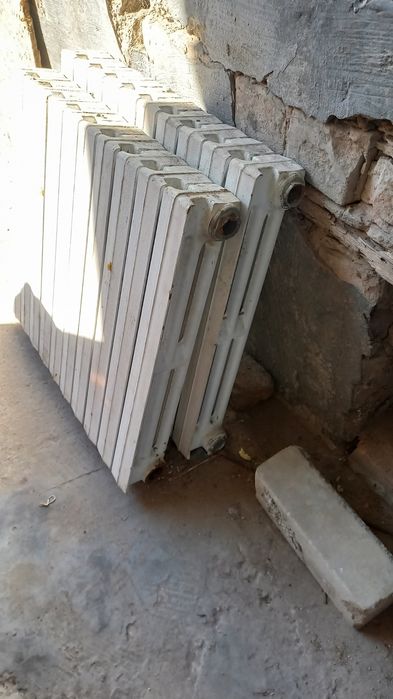 Радиаторы (батареи) чугунные, стальные б.у. и новые для отопления.