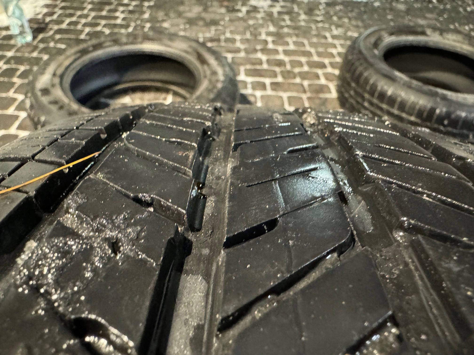 Opony Bridgestone DUELER H/T - 245/75/17