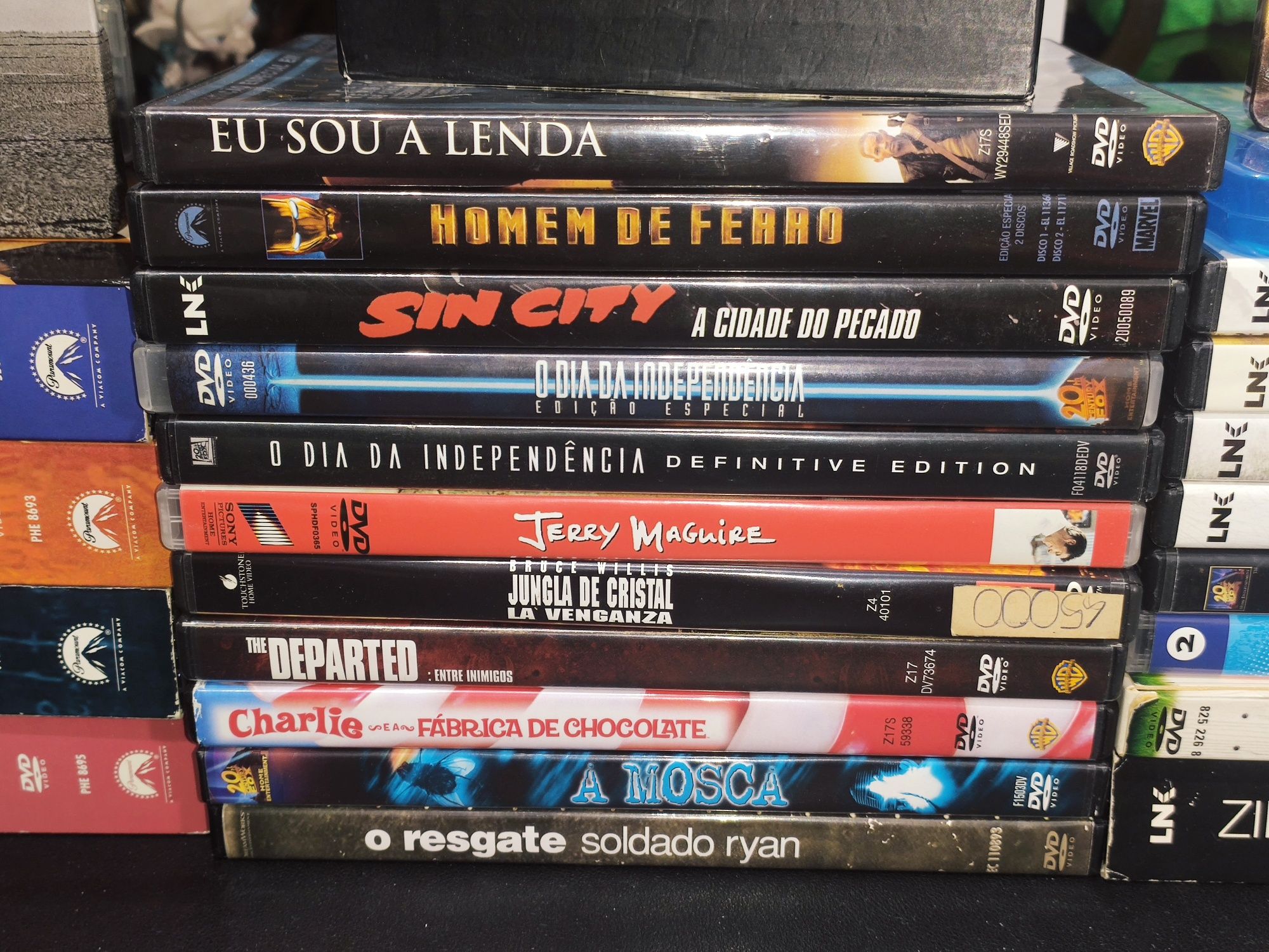 Filmes e séries em DVD e blu-ray