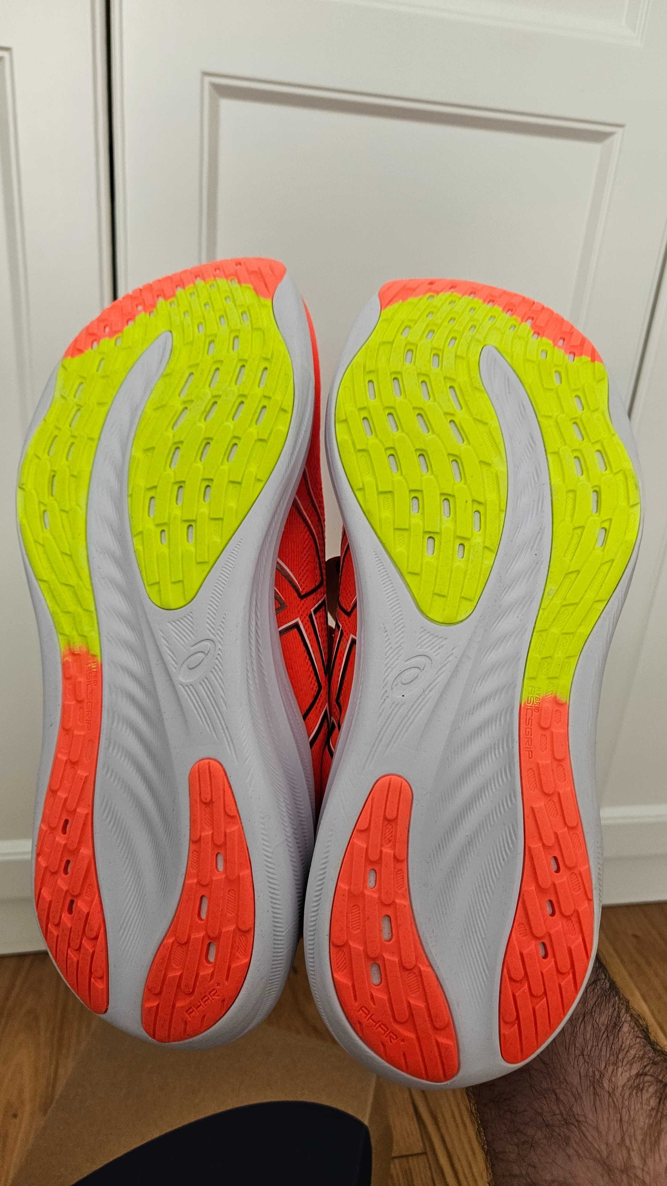Asics Nimbus 26 buty do biegania W 45 28,75cm czerwone Wawa Mokotów