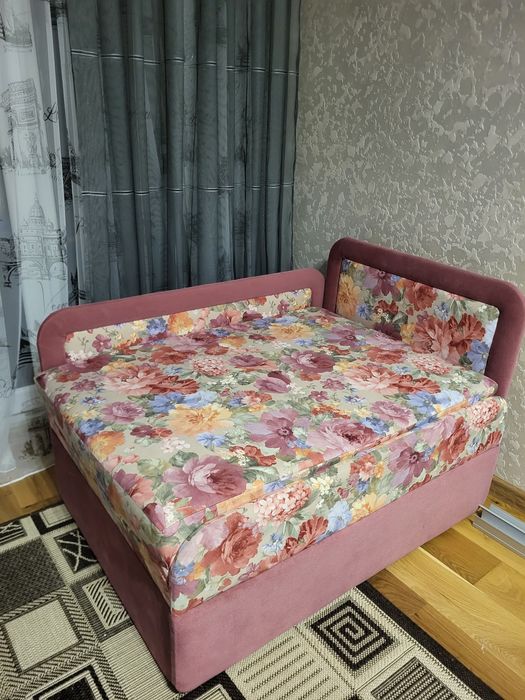 Диван - малютка для дівчинки