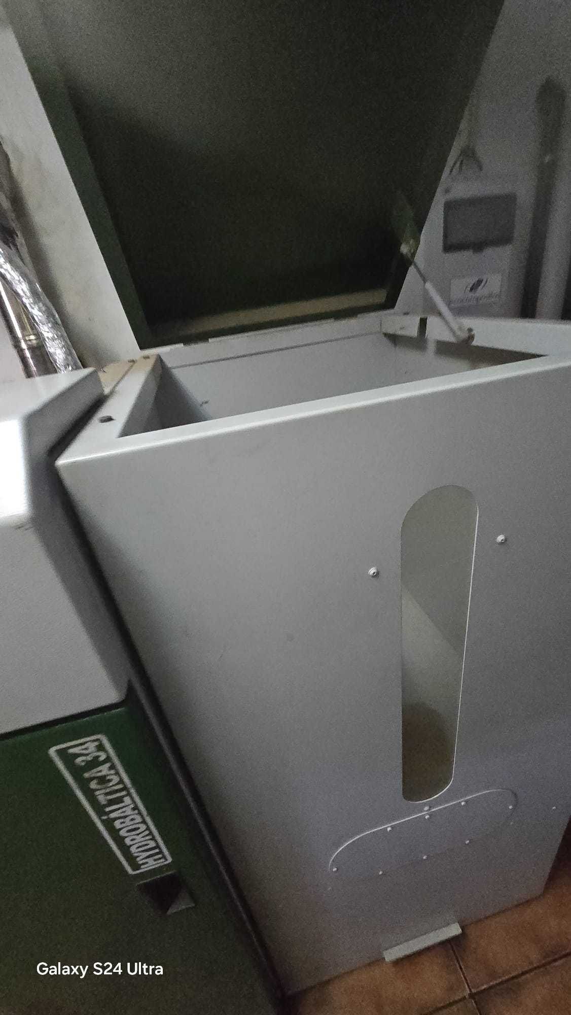Máquina a pellets Bronpi para aquecimento central.