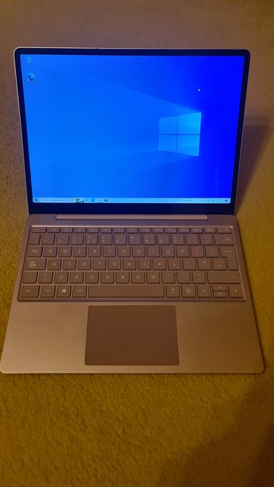 Microsoft Surface Laptop Go i5 10gen 8gb ram 128ssd/*pekniecie szyby