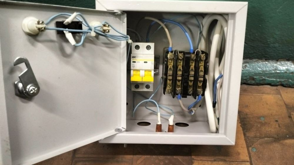 Дистилятор ДЕ-4 з щитом управління