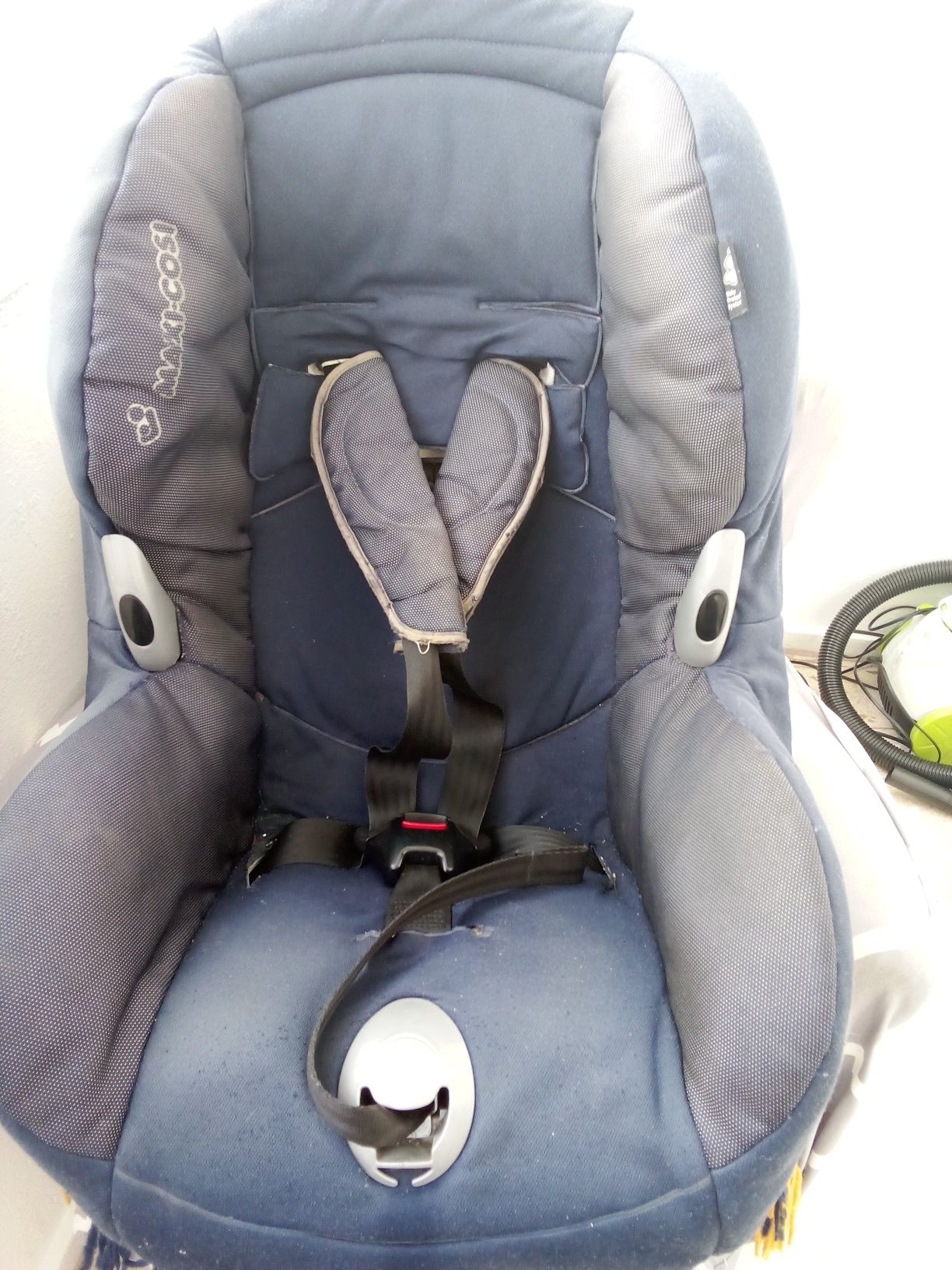 Vendo cadeira auto para bebê em bom estado até 24 meses
