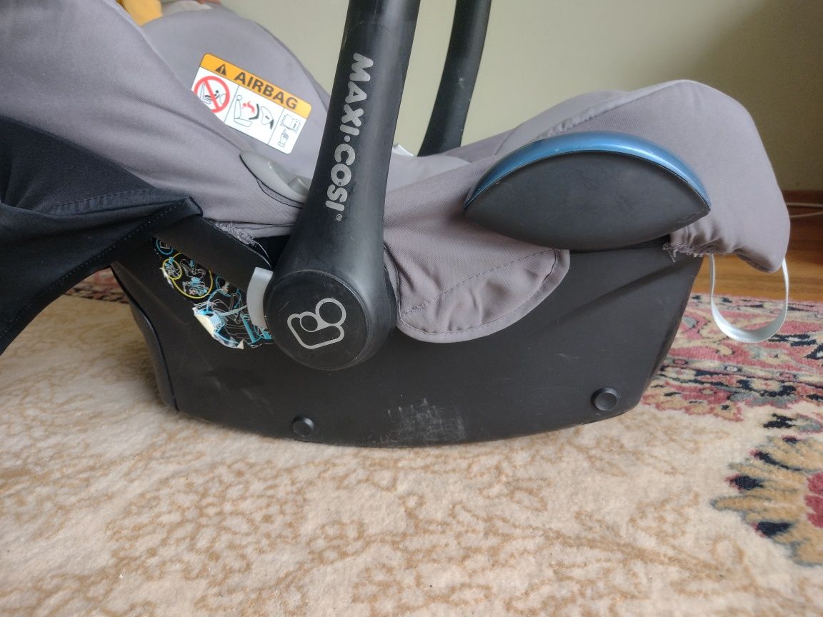 Fotelik 0-13kg maxi Cosi cabriofix + baza familyfix